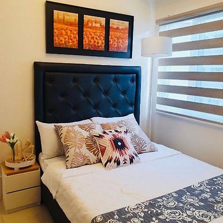 2 Bedroom Condo Vine Residences Quezon City With Pool Wifi Karaoke Board Games Netflix エクステリア 写真
