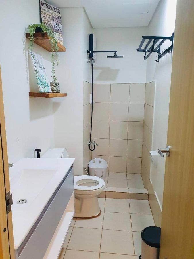 2 Bedroom Condo Vine Residences Quezon City With Pool Wifi Karaoke Board Games Netflix エクステリア 写真